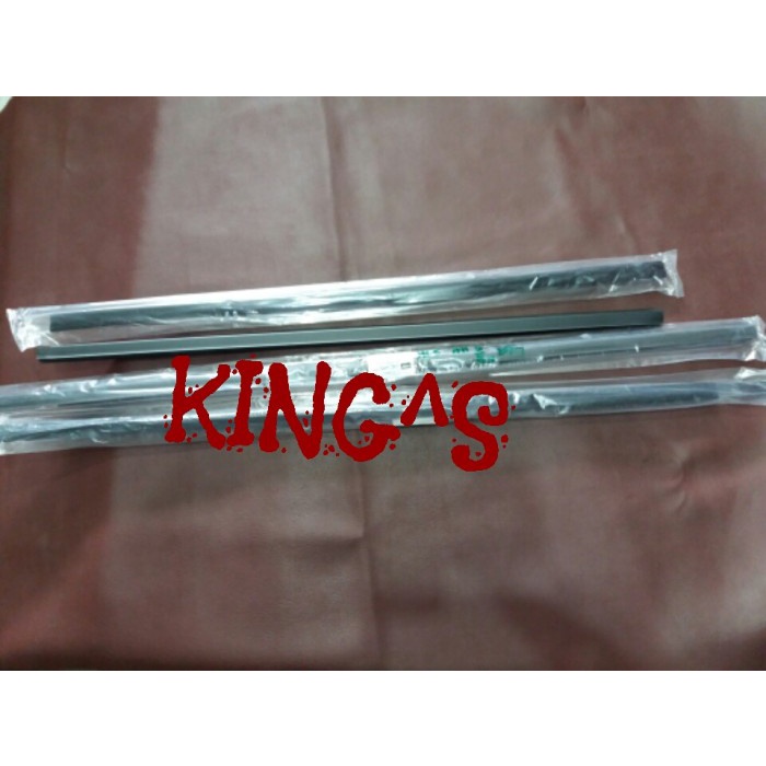 PELIPIT KACA DALAM PANTHER 2.3 / PELIPIT KACA PANTHER 2.5 KOTAK 4PCS