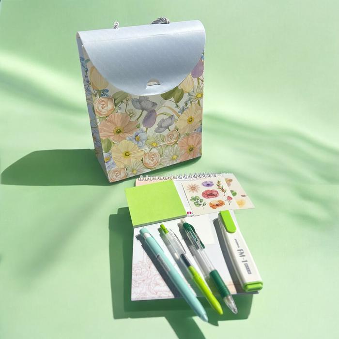 

Zebra Exclusive Hampers Kokoro Pulpen Pena Paket Alat Tulis Green Hitam Stationery Tinta