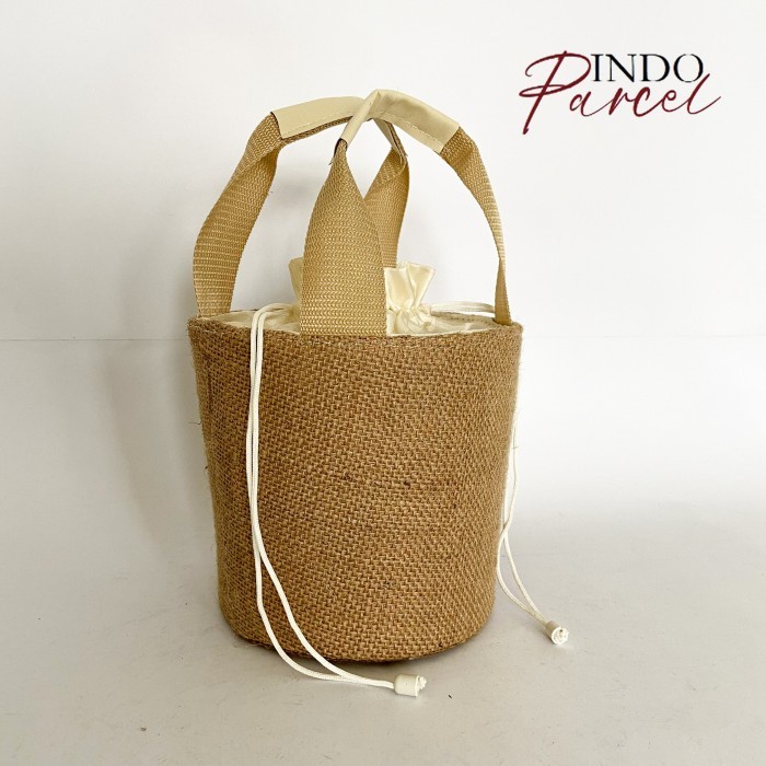 

Flashshow INDOPARCEL - Tas Parcel Goni Tas Keranjang Goodie Bag Goni Terbaru