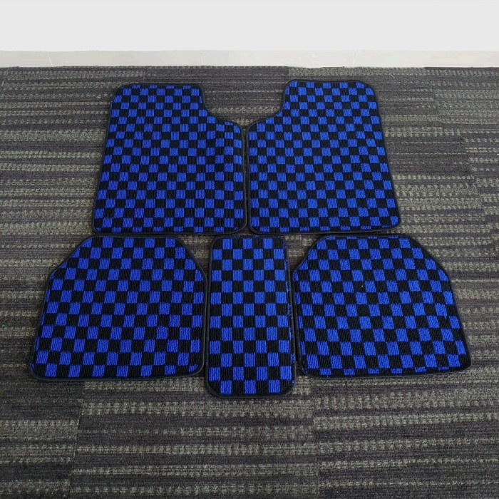 Karpet Mobil Universal Motif Catur