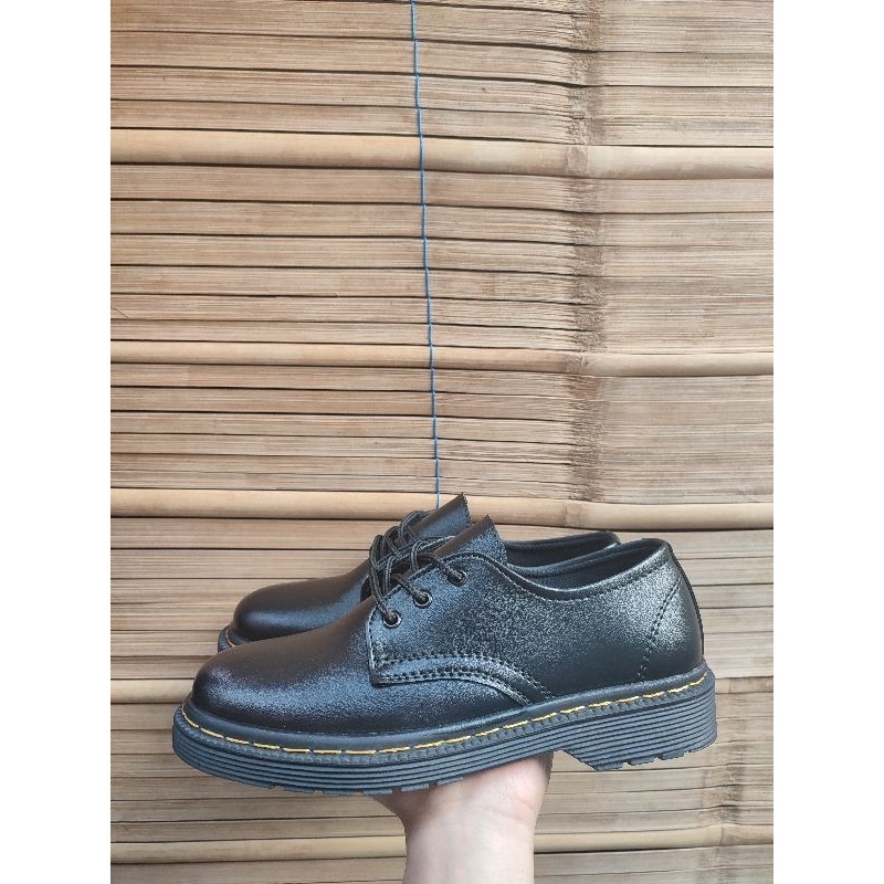 BEST DEALS Dr Martens Low Boots Original unisex pria wanita Sepatu dokmar 3 hole