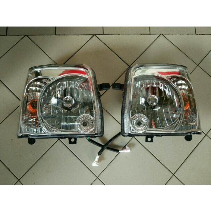 TERLARIS Headlamp/head lamp/lampu depan kristal suzuki karimun kotak (old)