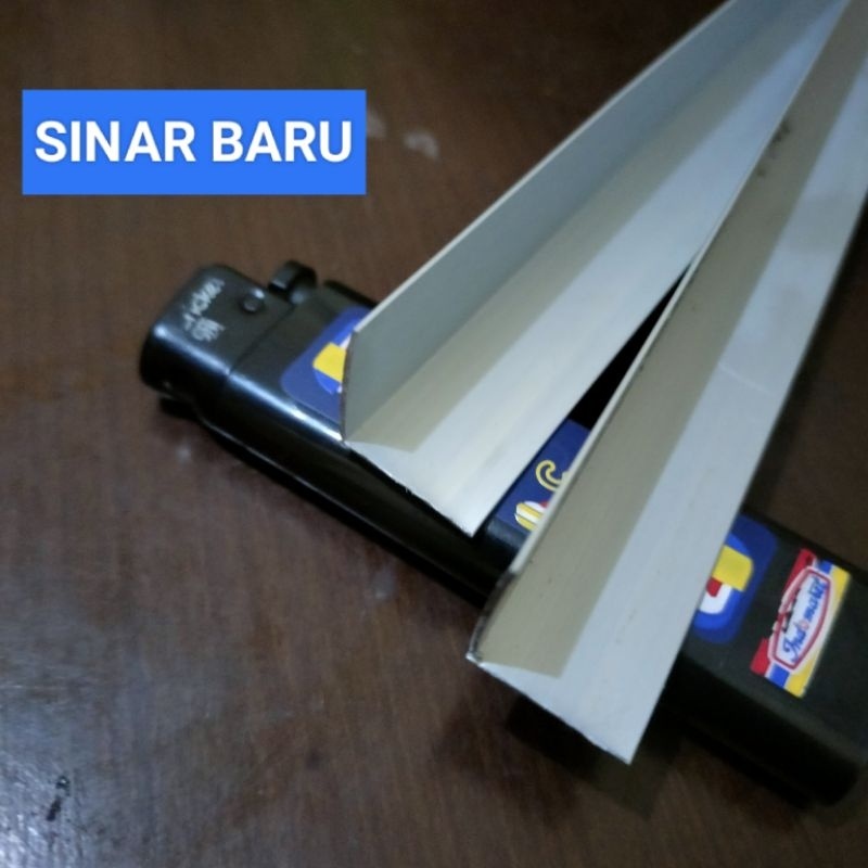 HJK WARNA SILVE/CA LIS SIKU ALUMUNIUM UKURAN 1,2 CM X 1,2 CM BISA BUAT LIS PINGGIR KACA LIS MEJA LIS