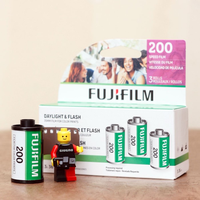 Fujifilm 200 Fuji 200 fujicolor 200 - roll film 35mm ( not c200 )