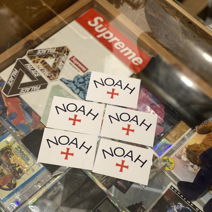 NOAH NY CORE LOGO STICKER