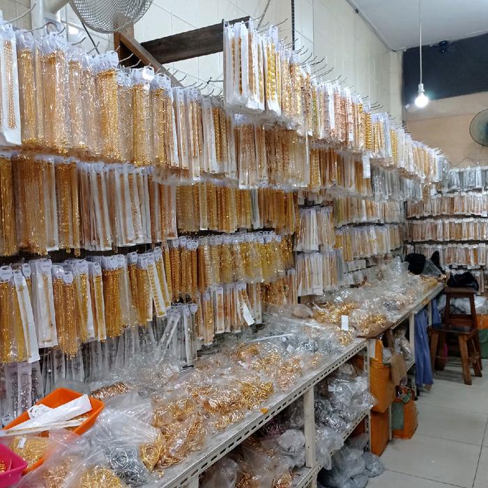 Satu Set Perhiasan Wanita Rantai Nuri Kalung Gelang Anting Cincin Mata Merah Hijau Titanium Emas