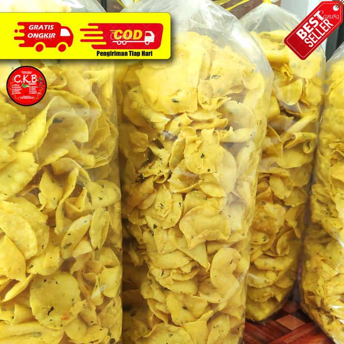 

1BALL ISI 2.5KG Kecimpring Singkong Bawang Daun, Comring, Makanan Camilan Cemilan Food / Snack