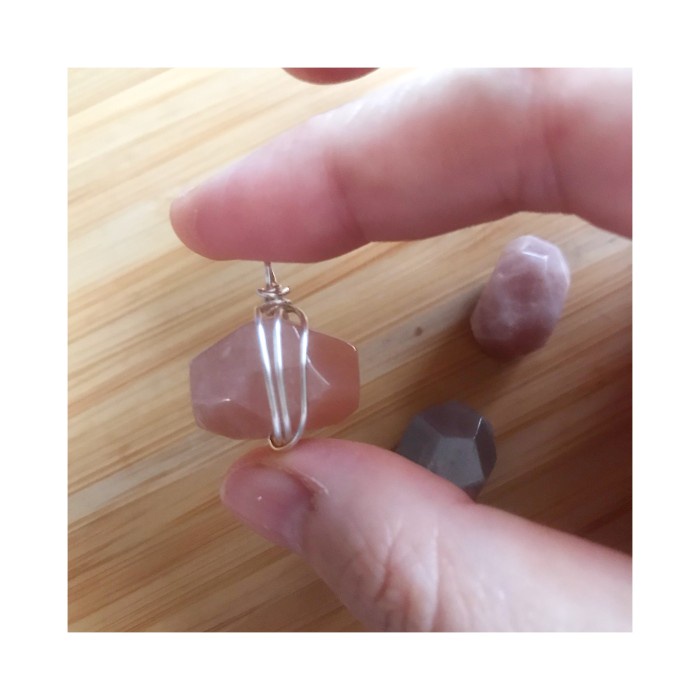 

Terlaris Bandul liontin pendant handmade batu peach moonstone natural SALE
