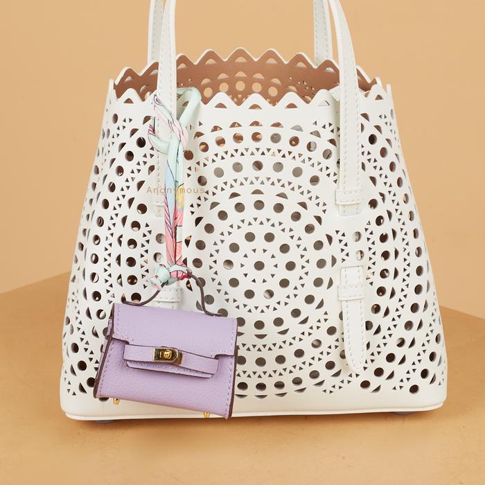 

Terlaris Anonymous Pochette Charm (Gantungan Tas) SALE