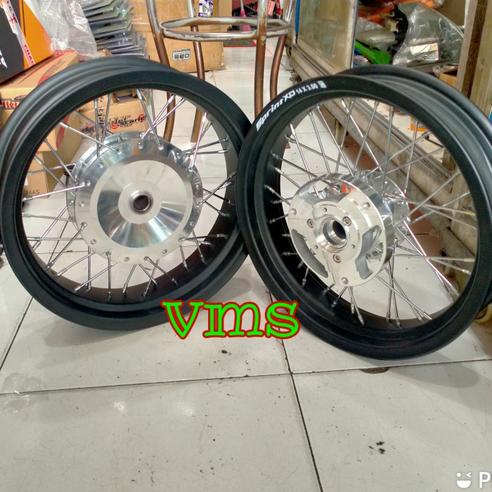 Laris Velg Set Jari Jari Tapak Lebar Nmax Aerox Pcx 150 160 Adv 250 300 350