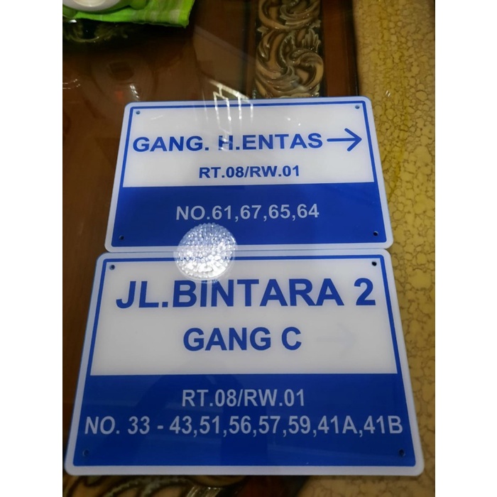 PLANG NAMA JALAN AKRILIK TAHAN SEGALA CUACA 60 X 30