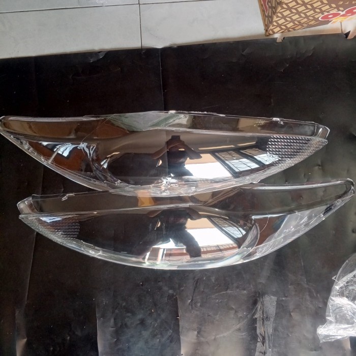 Kaca Mika Lampu Depan Headlamp Ford Fiesta 2009 2012