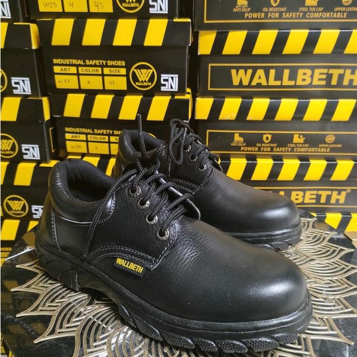 SEPATU SAFETY BOOTS PRIA KING WALLBETH KULIT SAPI UJUNG BESI PROYEK TRACKING W11