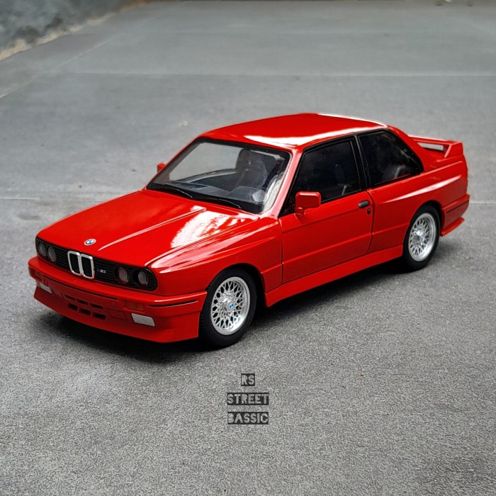 HOT SALE Diecast bmw M3 E30 1988 Skala 1:24