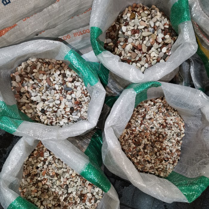 BahanBangunan- Batu Koral Sikat Tabur Pancawarna ukuran tersedia di varian