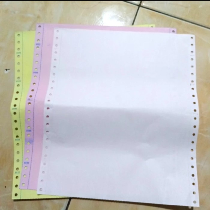 

Ready Stock Continuous Form 3 Ply/ Kertas Komputer 9.5 X 11 Cod
