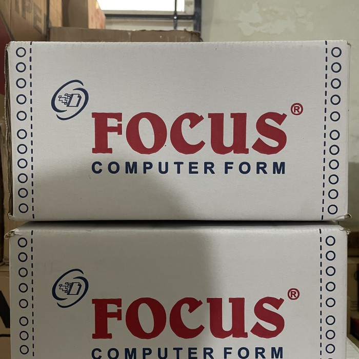 

Ready Stock Continuous Form 9.5 X 11" 3 Ply Bagi 2 Computer Form Ncr 3 Warna 500 Packing Aman