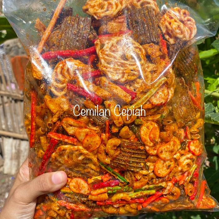 

SEBLAK CAMPUR KERUPUK MIX BASRENG/PEDO/KERUPUK JENGKOL/KERUPUK BETON/BASRENG/KERUPUK BAWANG 1KG