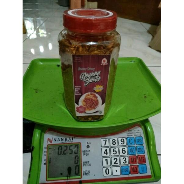 

BAGOR /BAWANG GORENG NOUNNA SARITIE 250 GRAM Pedas Food Merah Asin Snacks Toples