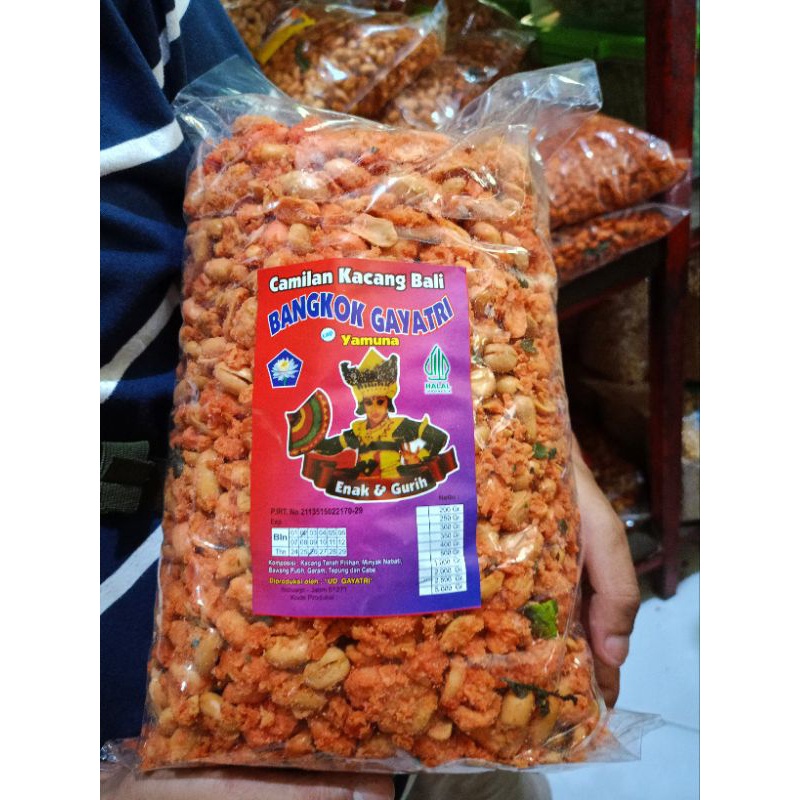 

Camilan kacang Bali Bangkok " GAYATRI " 1kg pedas manis daun jeruk