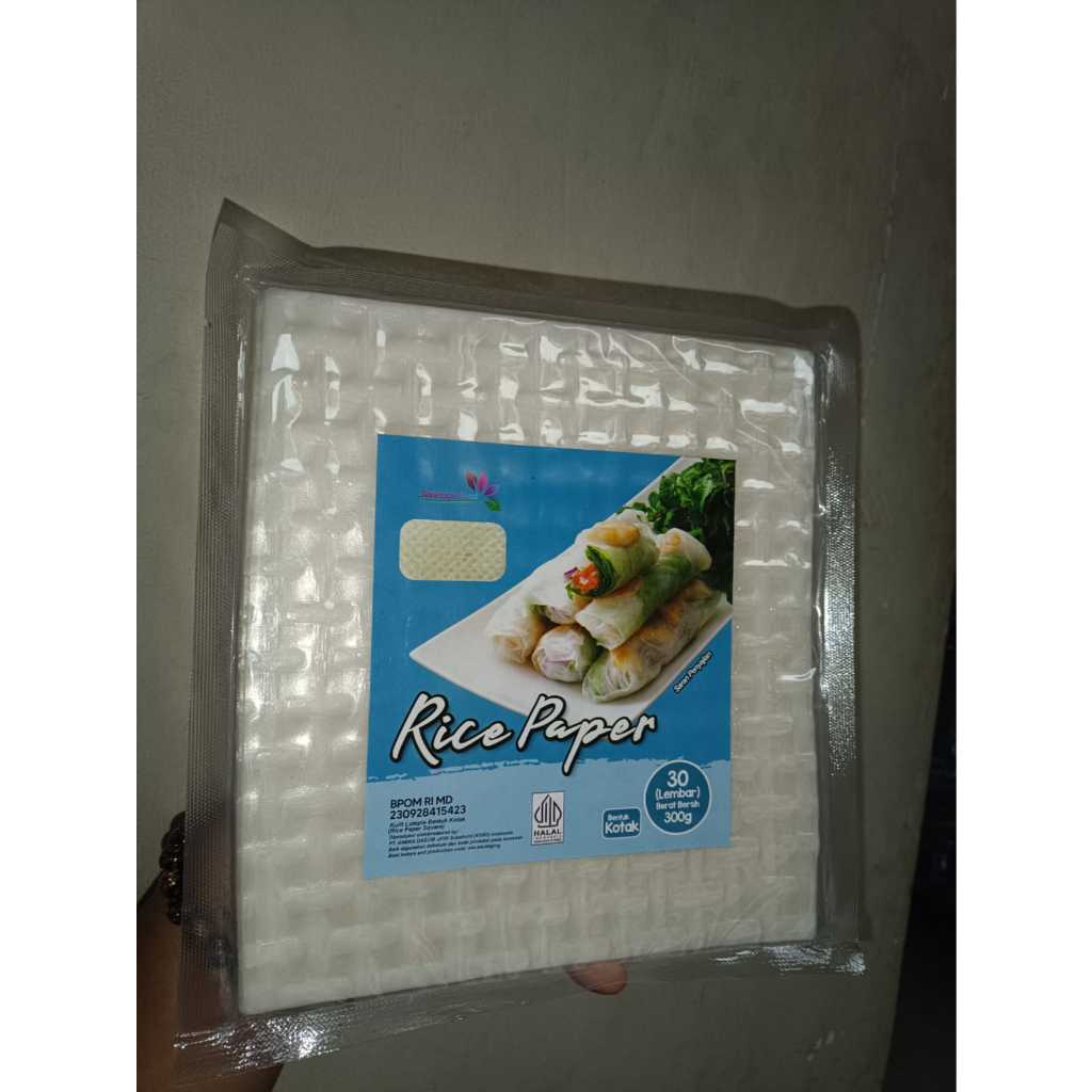 

Rice Paper KOTAK 300 g isi 30 lembar HALAL - Banh Trang 22cm - Kulit Lumpia Vietnam- Rice roll-