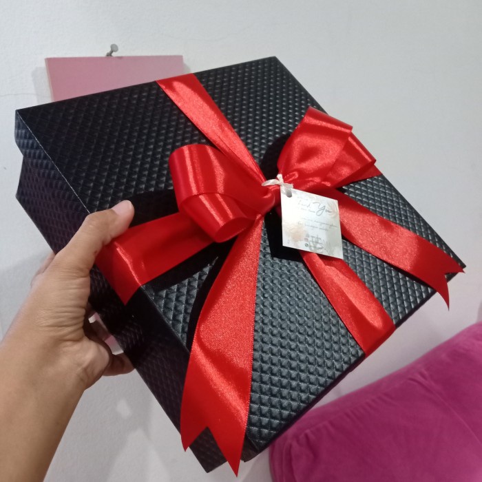 

SOUVEN- kotak kado / kotak gift / box kotak ukuran 25x25x8cm