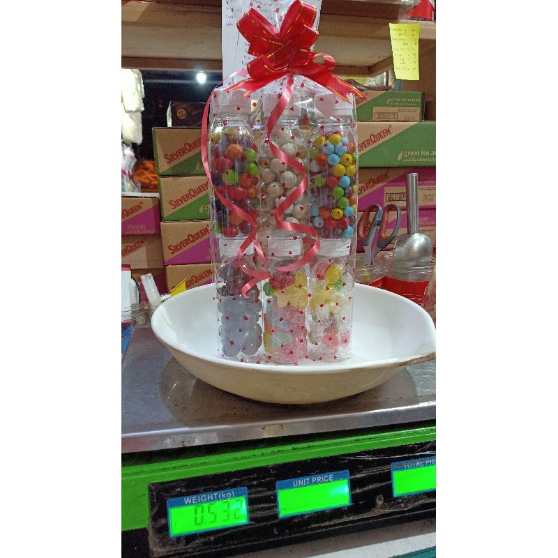 

HJ Parcel Coklat LAGIE DELFI - Paket Coklat Lebaran Lagie Kemasan Botol