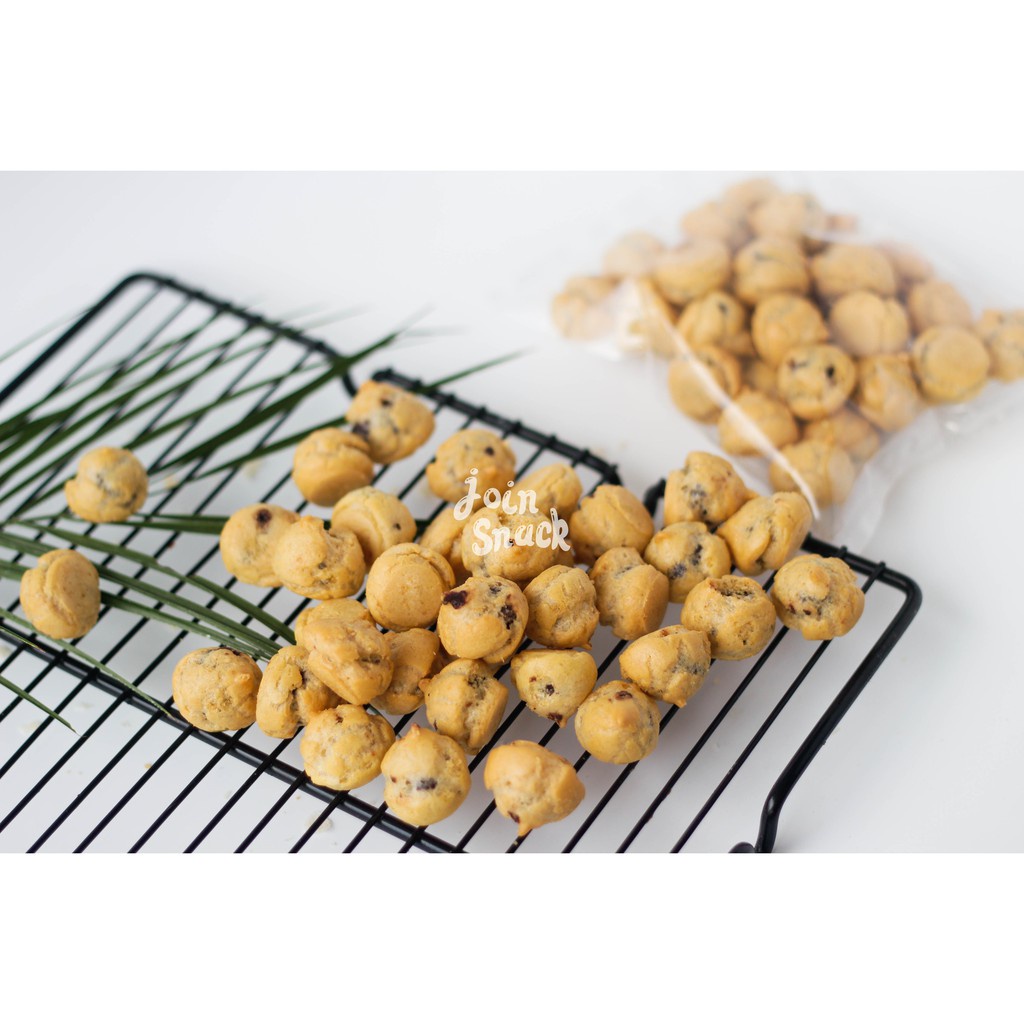 

HJ Cemilan instant/Soes Coklat/500Gr/cemilan/snack/murah/oleholeh/cemilan kiloan/cemilan