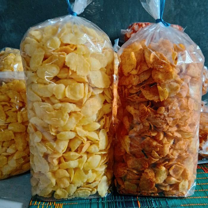 

Kecimpring Singkong Pedas Daun Jeruk 1 KG Snack Food / Makanan Ringan / Cemilan Pedas