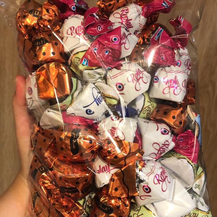 

Coklat Arab Mix 1 Kg Coklat Turki Oleh-Oleh Haji dan Umroh Chocolate Cokelat