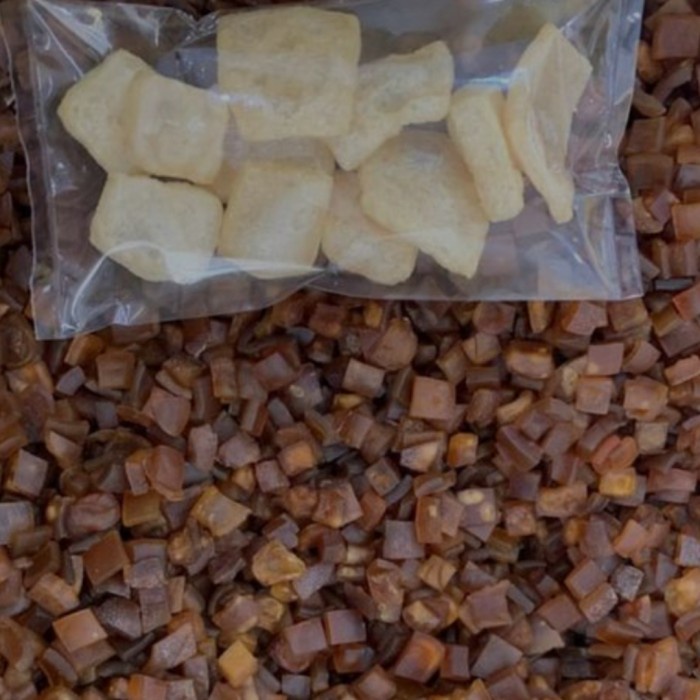 

kerupuk kulit sapi mentah/krecek kulit sapi mentah