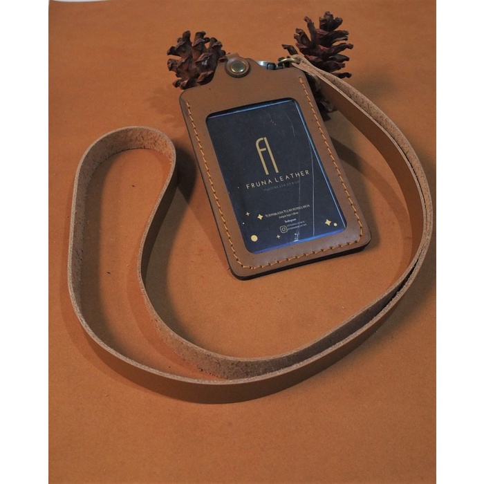 

HJK Name Tag - ID Card Kulit - Model L.2