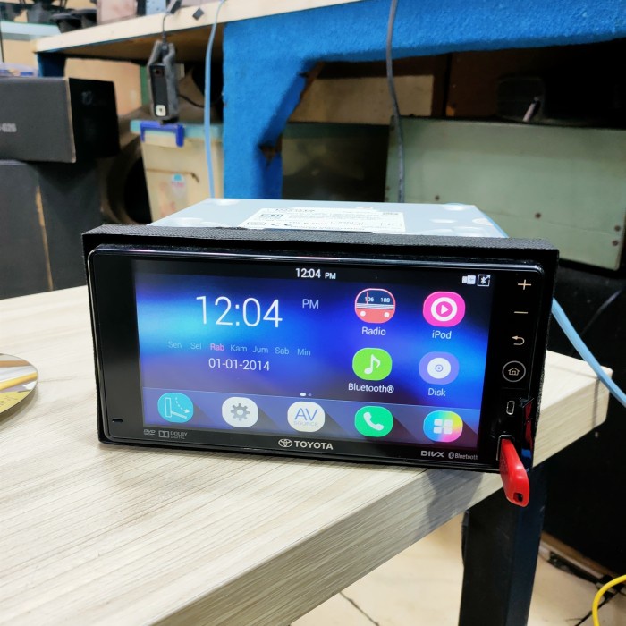 HEADUNIT TOYOTA VOXY PIONEER
