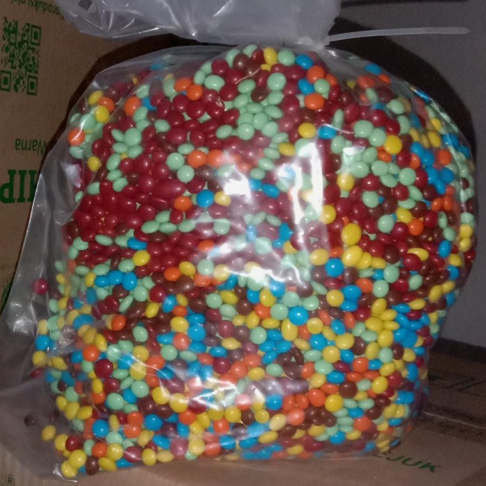 

Promo Terbatas Rainbow Choco Chips Stengah Bulat 3Kg / Topping Cokelat / Chocolate Aman
