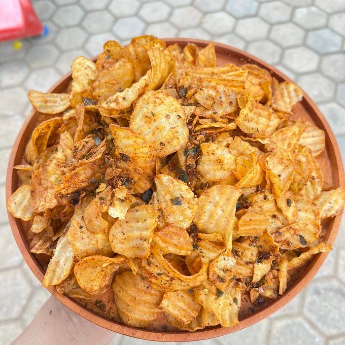 

Kripik Singkong Pedas Daun Jeruk 1Kg