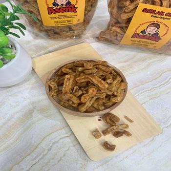 

Cemilan Seblak Ceker Kriuk Rasa Ebi dan Daun jeruk Kemasan 500 gr By Cemilan Koh Ashenk Food Snack