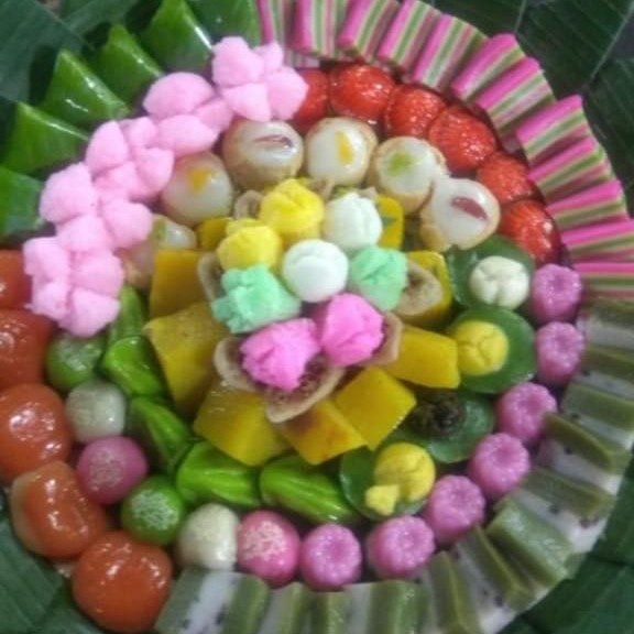 

kue tampah jajanan pasar biasa