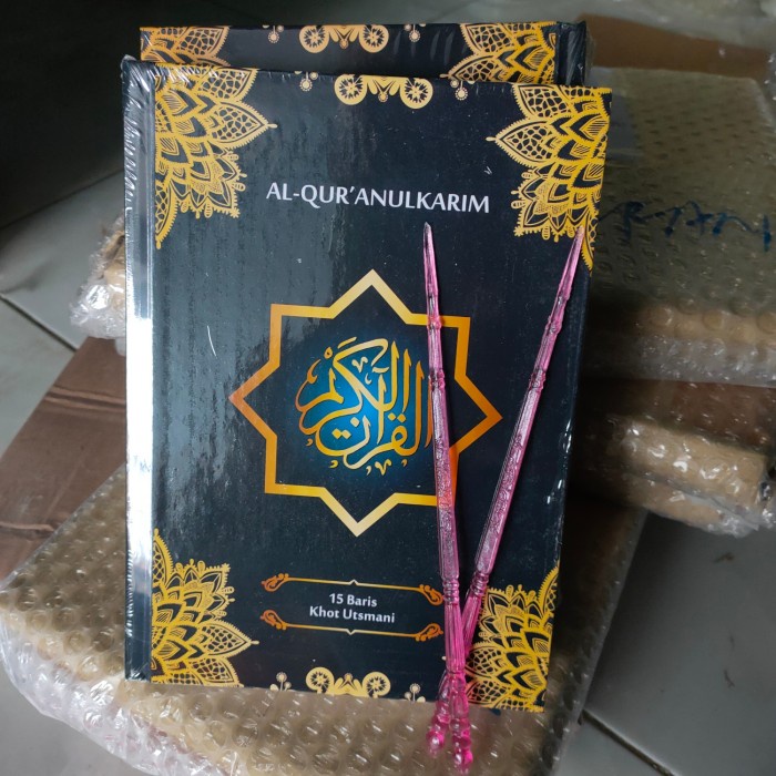 

AL QURAN KHOT USTMANI 15 BARIS AYAT POJOK UK A5 TERLARIS
