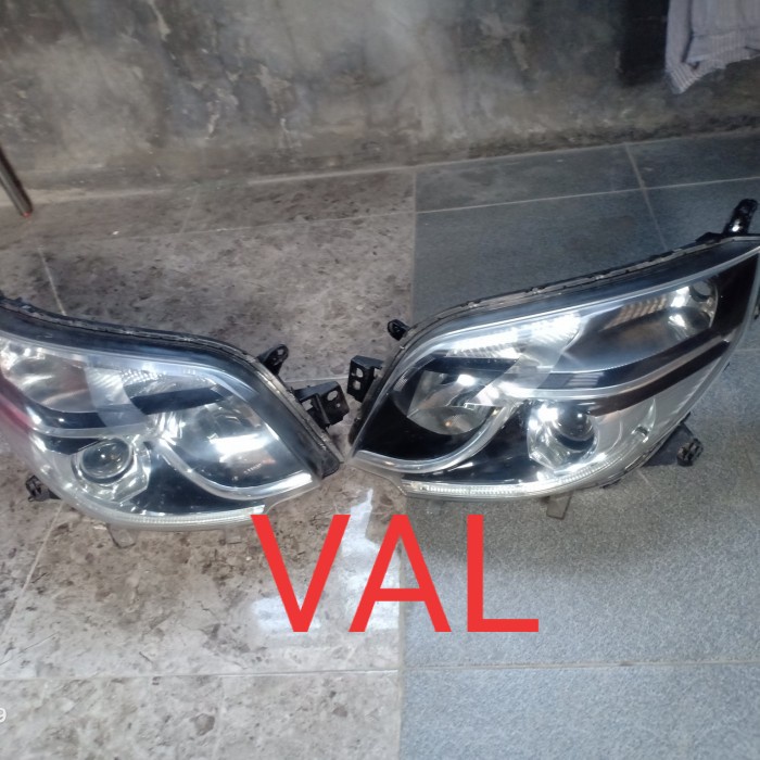 Head Lamp Rush Terios 2016 (Copotan)