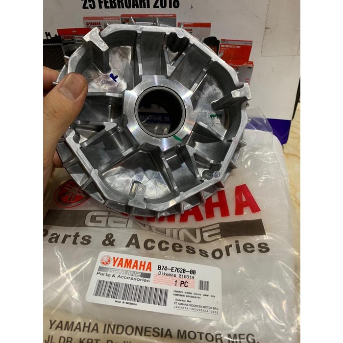 RUMAH ROLLER XMAX 250 ASLI ORI YAMAHA B74-E7620-00