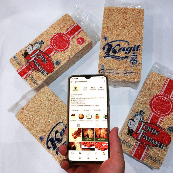 

JTTOP" CHOPPED ROASTED PEANUT JOHN FARMER / KACANG CACAH 1KG