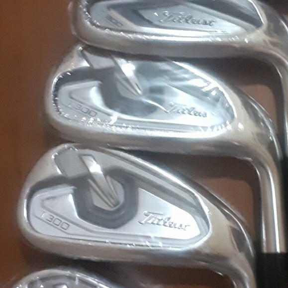Titleist T300 Ironset Steel NSPRO new