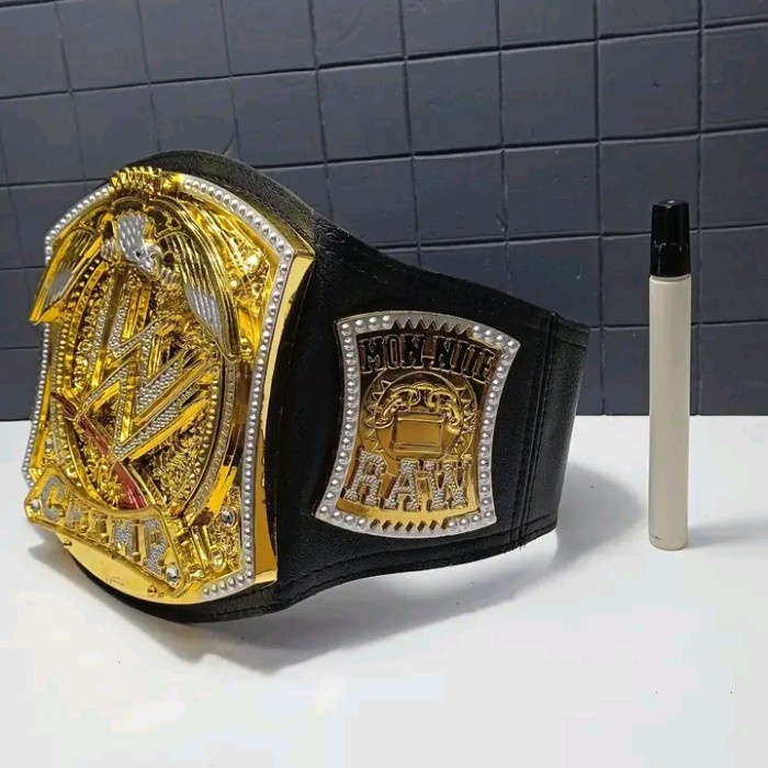 mainan aksesoris diorama sabuk smackdown wwe figure champ Skala 1: