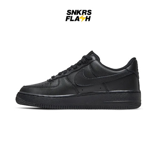 NIKE Air Force 1 07 Triple Black Sepatu Sneakers Wanita - DD8959001 - Size 37.5