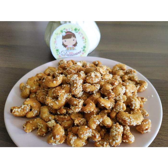 

500gr kacang Mede SUPER wijen , renyah , enak Snacks
