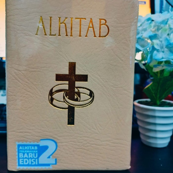 

Alkitab Kristen Wedding Sedang