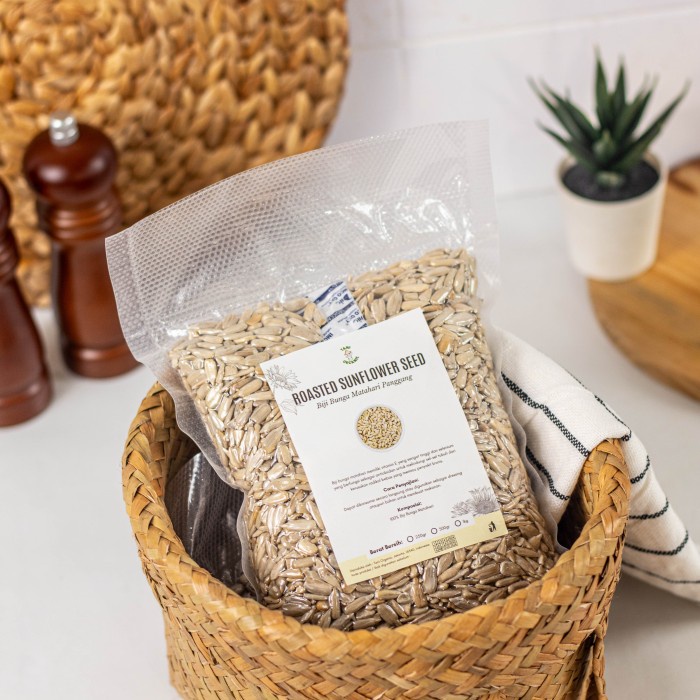

Tani Organic Roasted Sunflower Seeds 500 gram - Kuaci Kupas Panggang 500 gram