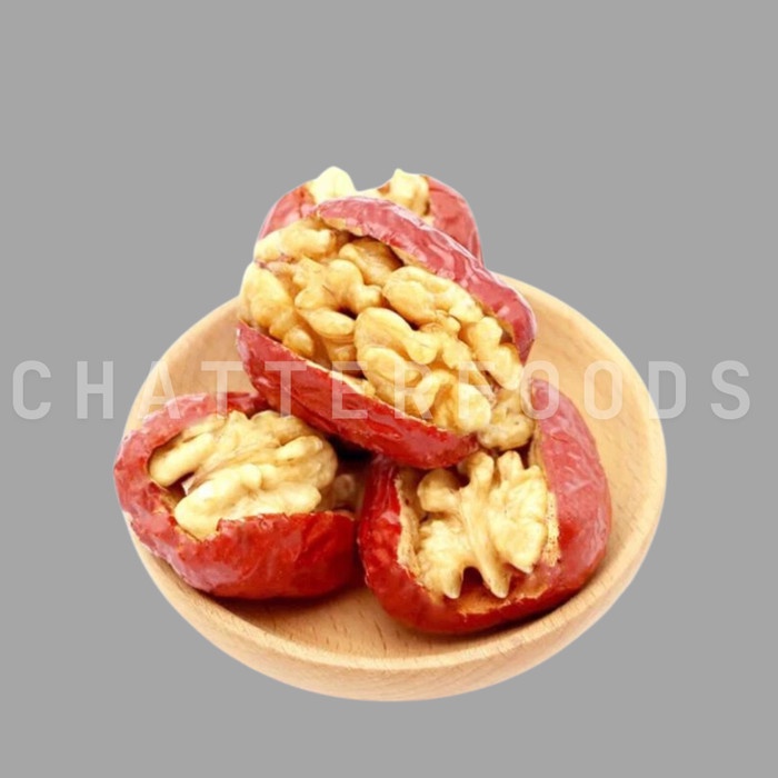 Dried Fruit Red Dates With Walnut 300gr/ Kurma Merah Dengan Kacang Walnut