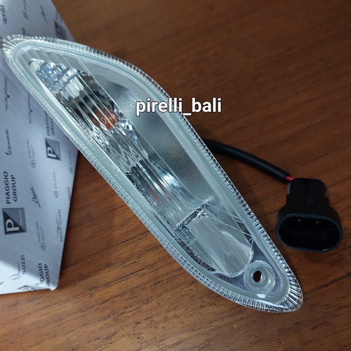 Lampu Reting Belakang Sein Lamp Sprint Primavera Vespa Kiri / Kanan