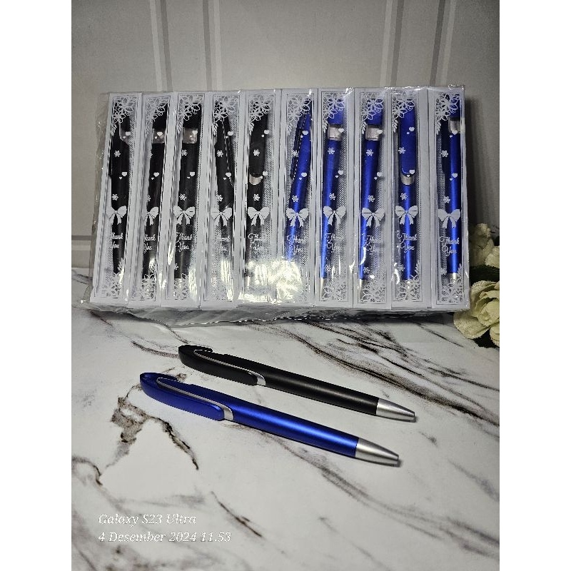 

( Isi 50 Pcs ) Pulpen A1 Warna Biru Hitam Kemasan Mika